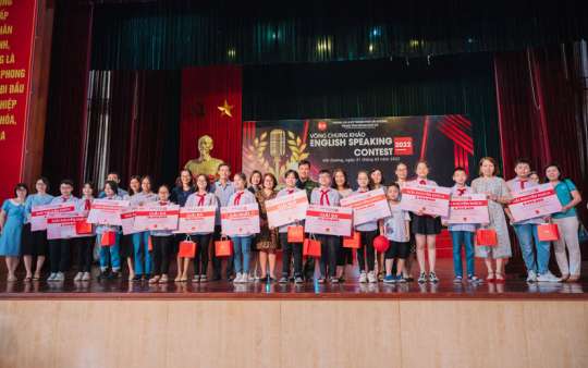 (Báo GD&TD) ICE IELTS trao học bổng hơn 1 tỷ đồng cuộc thi Olympic Tiếng Anh