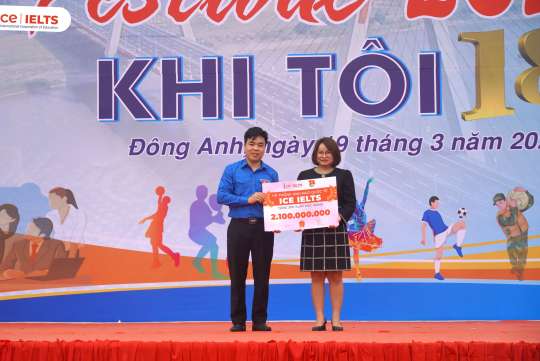 ICE IELTS trao tặng 300 suất học bổng trị giá 2.1 tỷ đồng tại Festival: Khi tôi 18